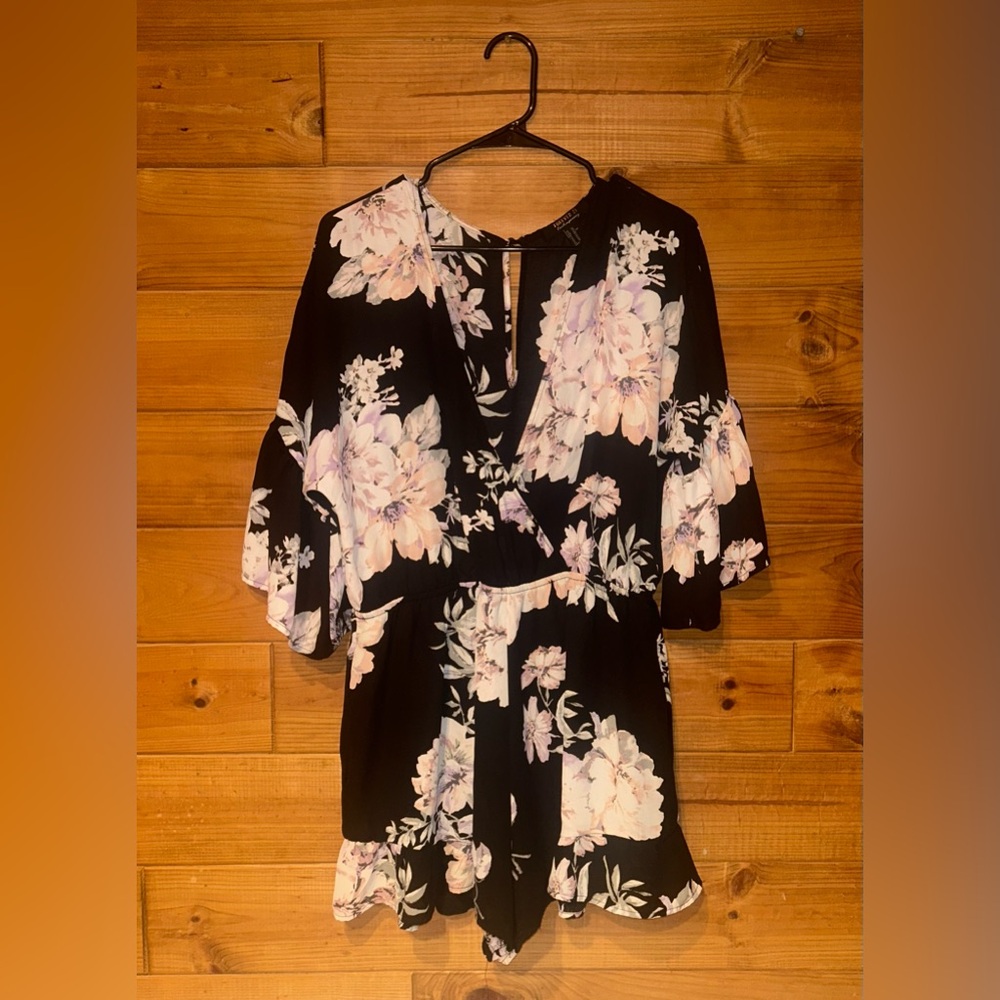 Forever 21 Floral Romper Size XL